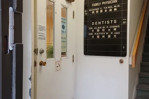 110 Beverley Street, ON M5T 1Y2