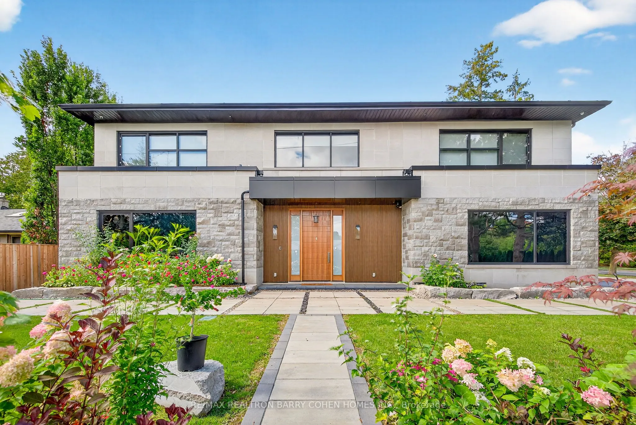 28 Brian Cliff Drive, ON M3B 2G2