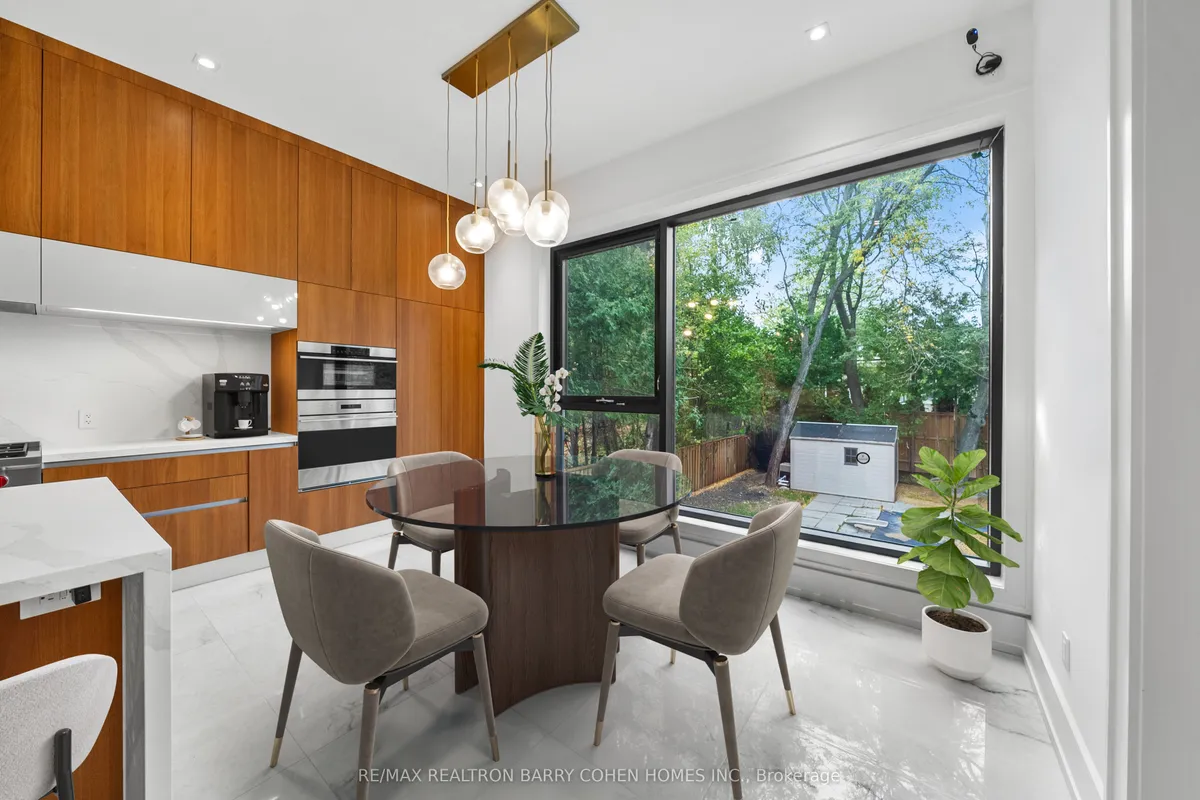 28 Brian Cliff Drive, ON M3B 2G2