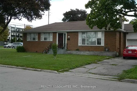 11 Muirkirk Road, ON M2R 1W2