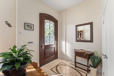 276 Greenfield Avenue, ON M2N 3E5