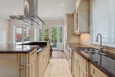 276 Greenfield Avenue, ON M2N 3E5