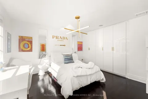 215 Lonsmount Drive, ON M5P 2Y6