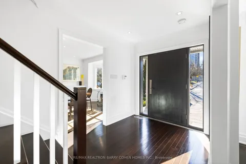 215 Lonsmount Drive, ON M5P 2Y6