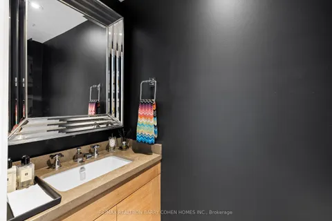 215 Lonsmount Drive, ON M5P 2Y6