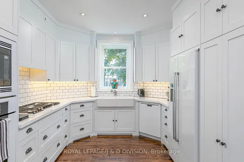 42 Lytton Boulevard, ON M4R 1L3