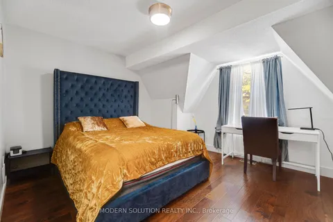 9 Douville Court, ON M5A 4E7