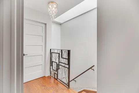 9 Douville Court, ON M5A 4E7