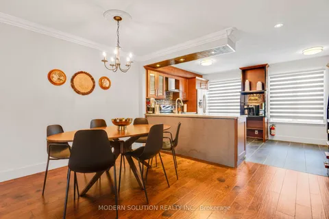 9 Douville Court, ON M5A 4E7