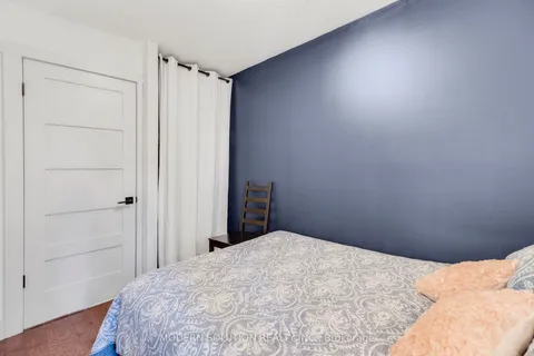 9 Douville Court, ON M5A 4E7