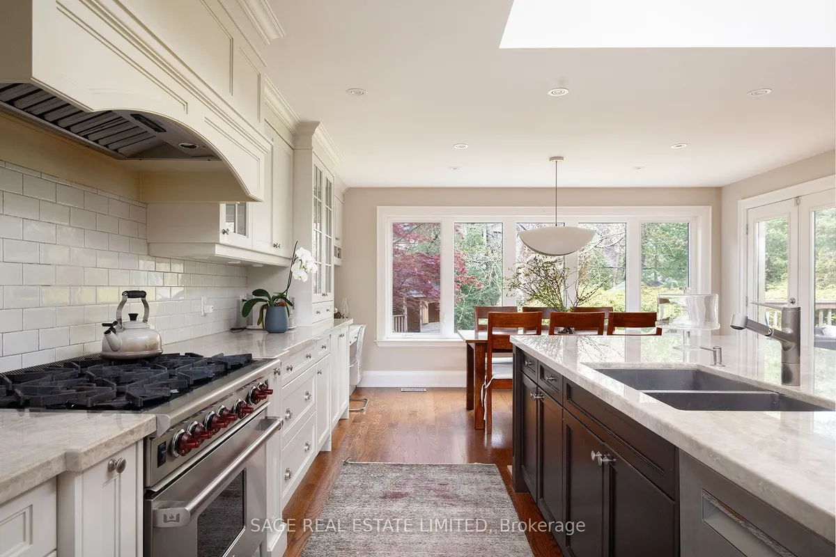 9 Canfield Place, ON M3B 2V5