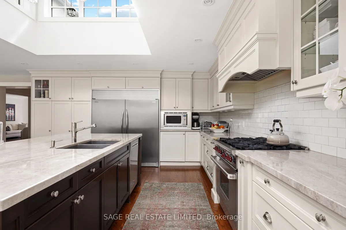 9 Canfield Place, ON M3B 2V5