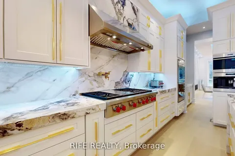 615 Briar Hill Avenue, ON M5N 1N4