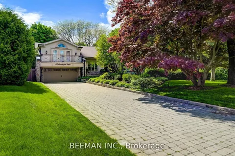 26 Farrington Drive, ON M2L 2B6