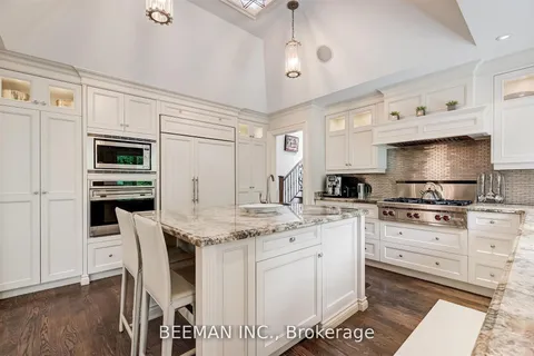 26 Farrington Drive, ON M2L 2B6