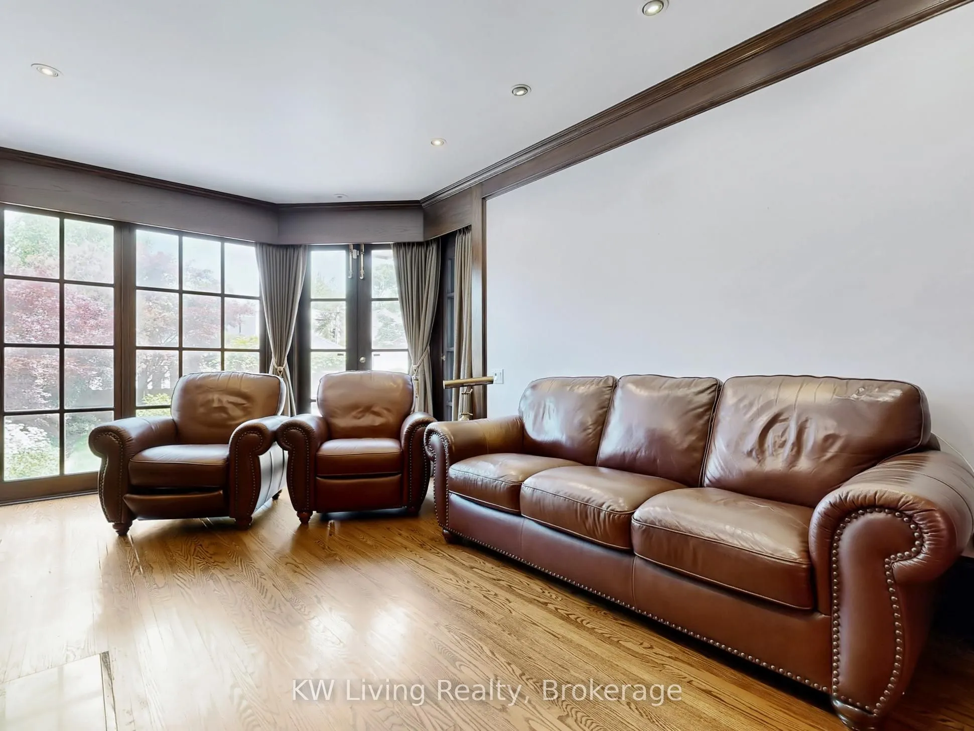 26 Wilberton Road, ON M4V 1Z3