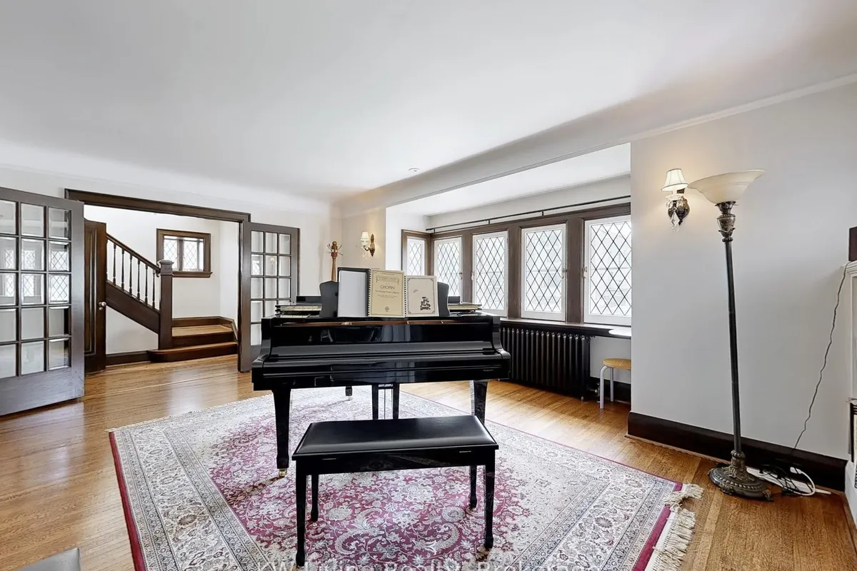 26 Wilberton Road, ON M4V 1Z3