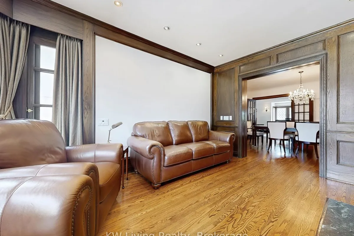 26 Wilberton Road, ON M4V 1Z3