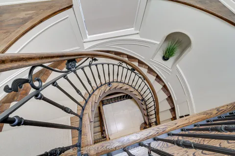 99 Bannockburn Avenue, ON M5M 2M9