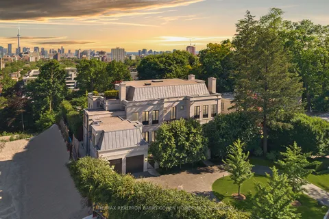 17 Ardwold Gate, ON M5R 2W1