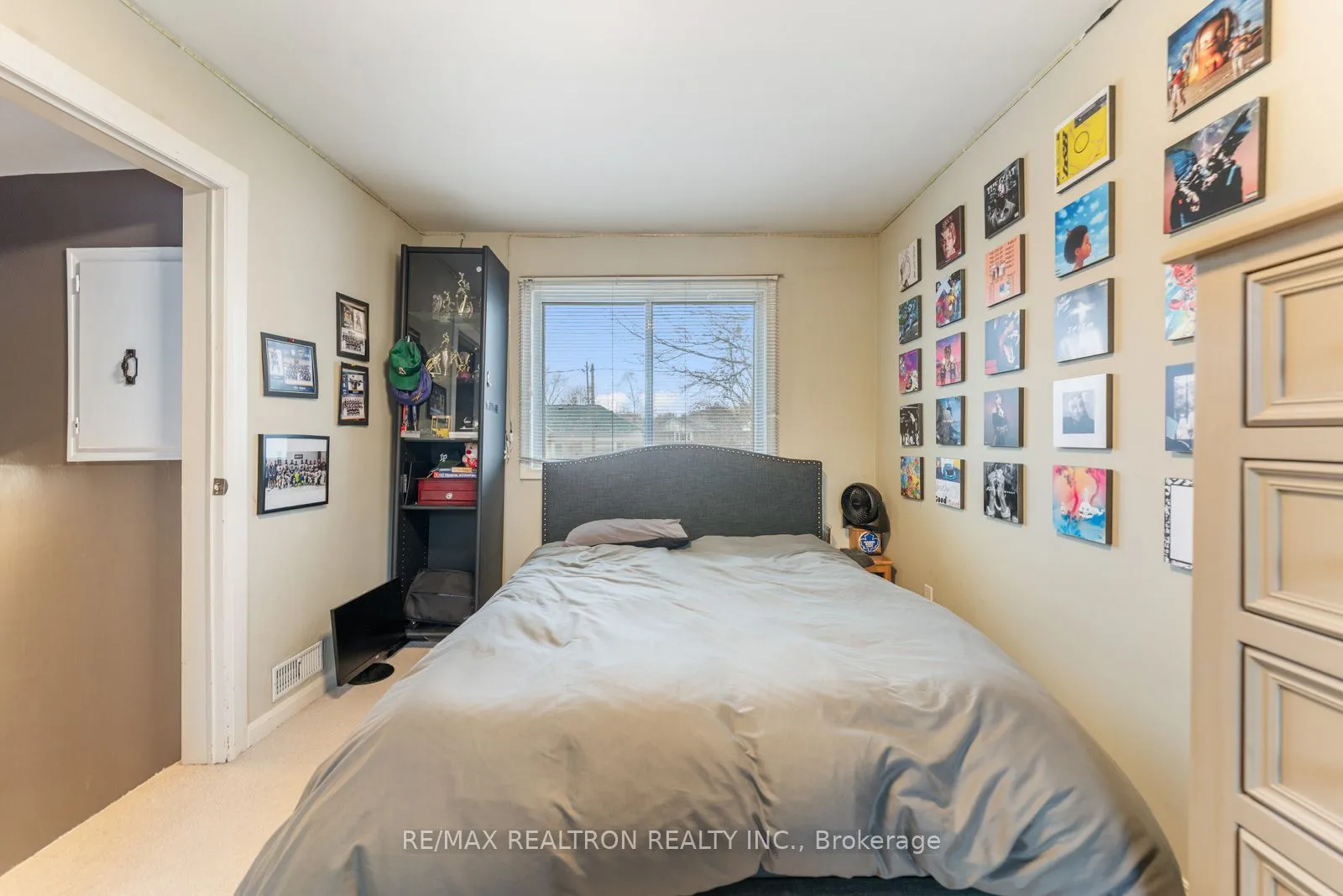 23 Allingham Gardens, ON M3H 1X7