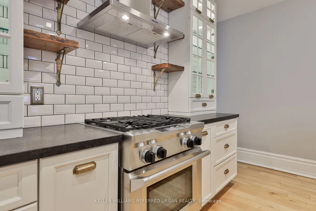 234 Seaton Street, ON M5A 2T4