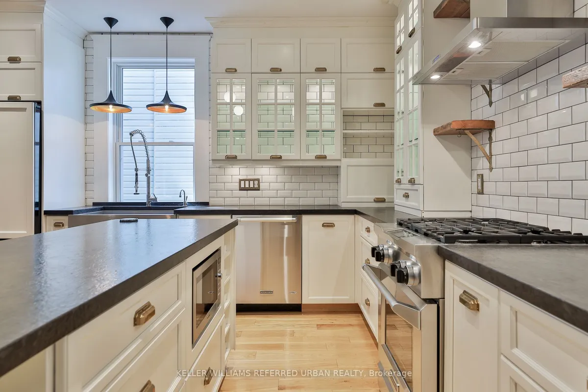 234 Seaton Street, ON M5A 2T4