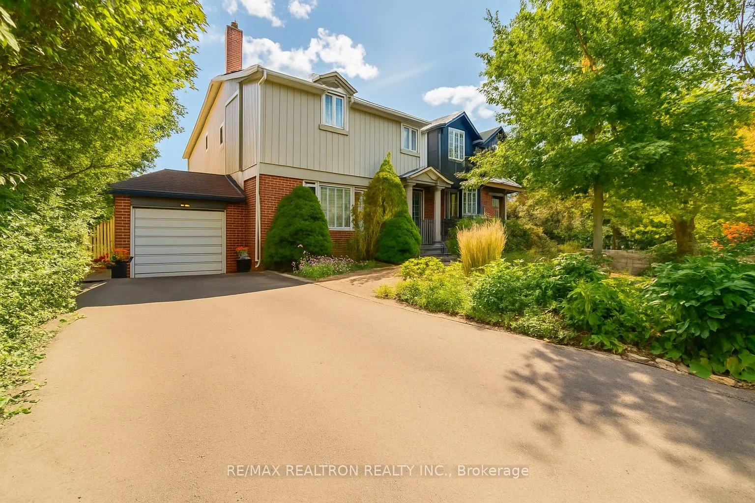 663 Woburn Avenue, ON M5M 1M2