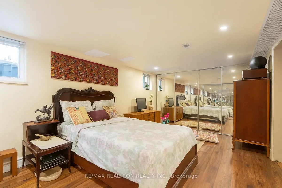 663 Woburn Avenue, ON M5M 1M2