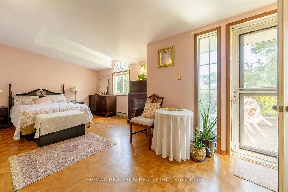 663 Woburn Avenue, ON M5M 1M2