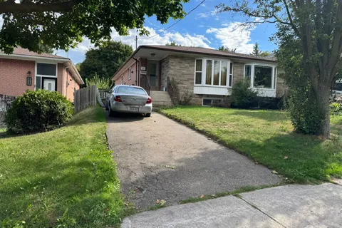 215 Woodsworth Road, ON M2L 2T5