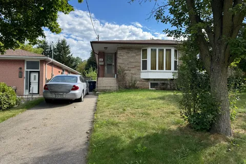 215 Woodsworth Road, ON M2L 2T5