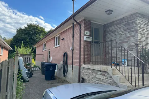 215 Woodsworth Road, ON M2L 2T5