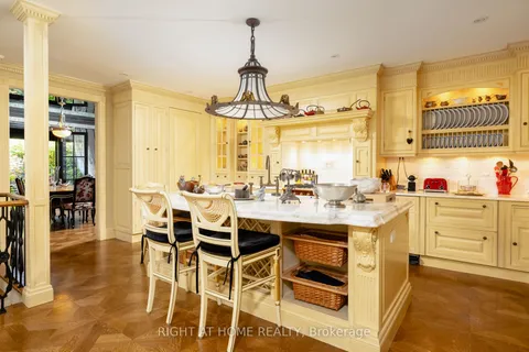 51 Hazelton Avenue, ON M5R 2E3