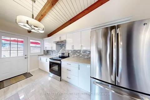 29 Ruden Crescent, ON M3A 3H4