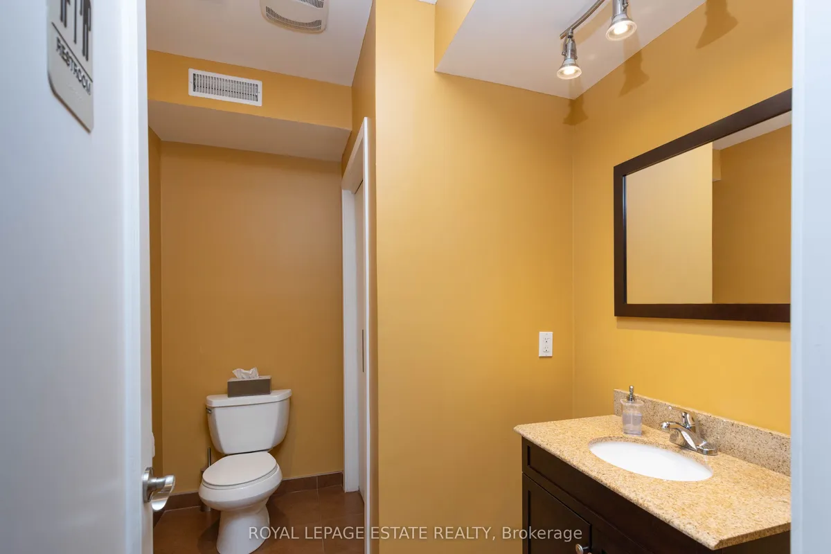 432 Queen Street, ON M5A 1T4