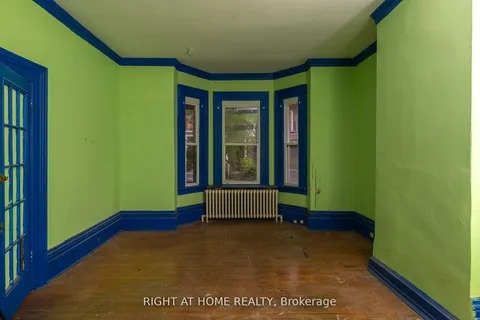 28 D'arcy Street, ON M5T 1J7