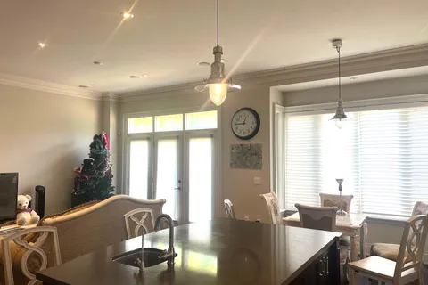 82 Holmes Avenue, ON M2N 4M2