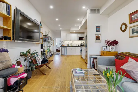 351 Clinton Street, ON M6G 2Y7