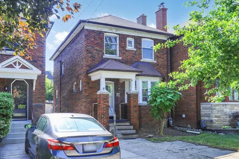 68 Castlewood Road, ON M5N 2L2