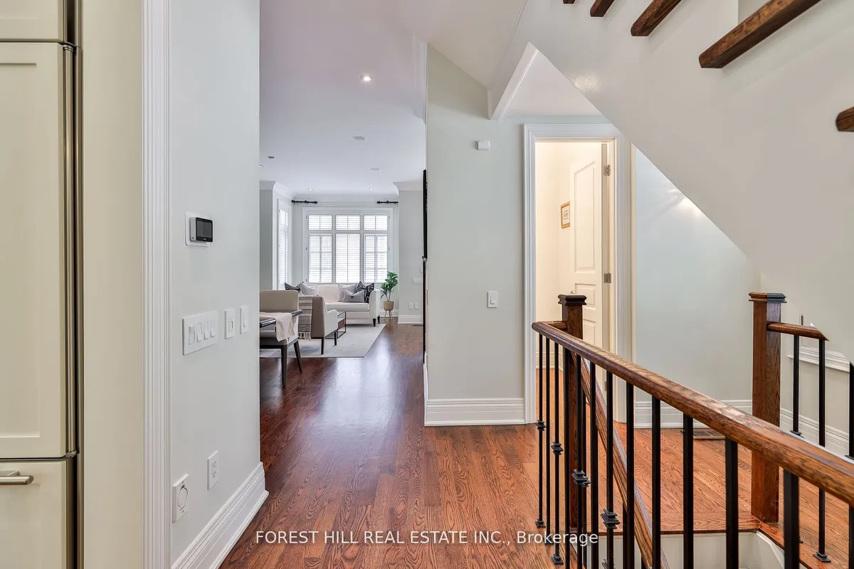 109 Lonsdale Road, ON M4V 1W4