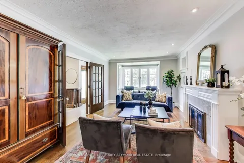 275 Fairlawn Avenue, ON M5M 1T2