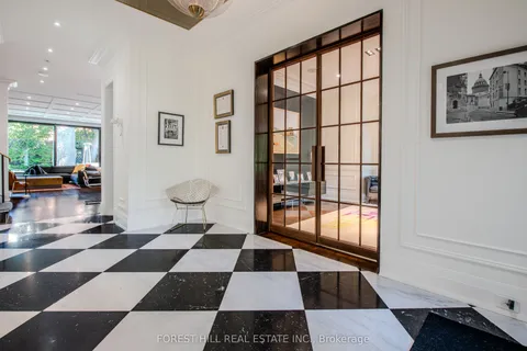 176 Balmoral Avenue, ON M4V 1J6