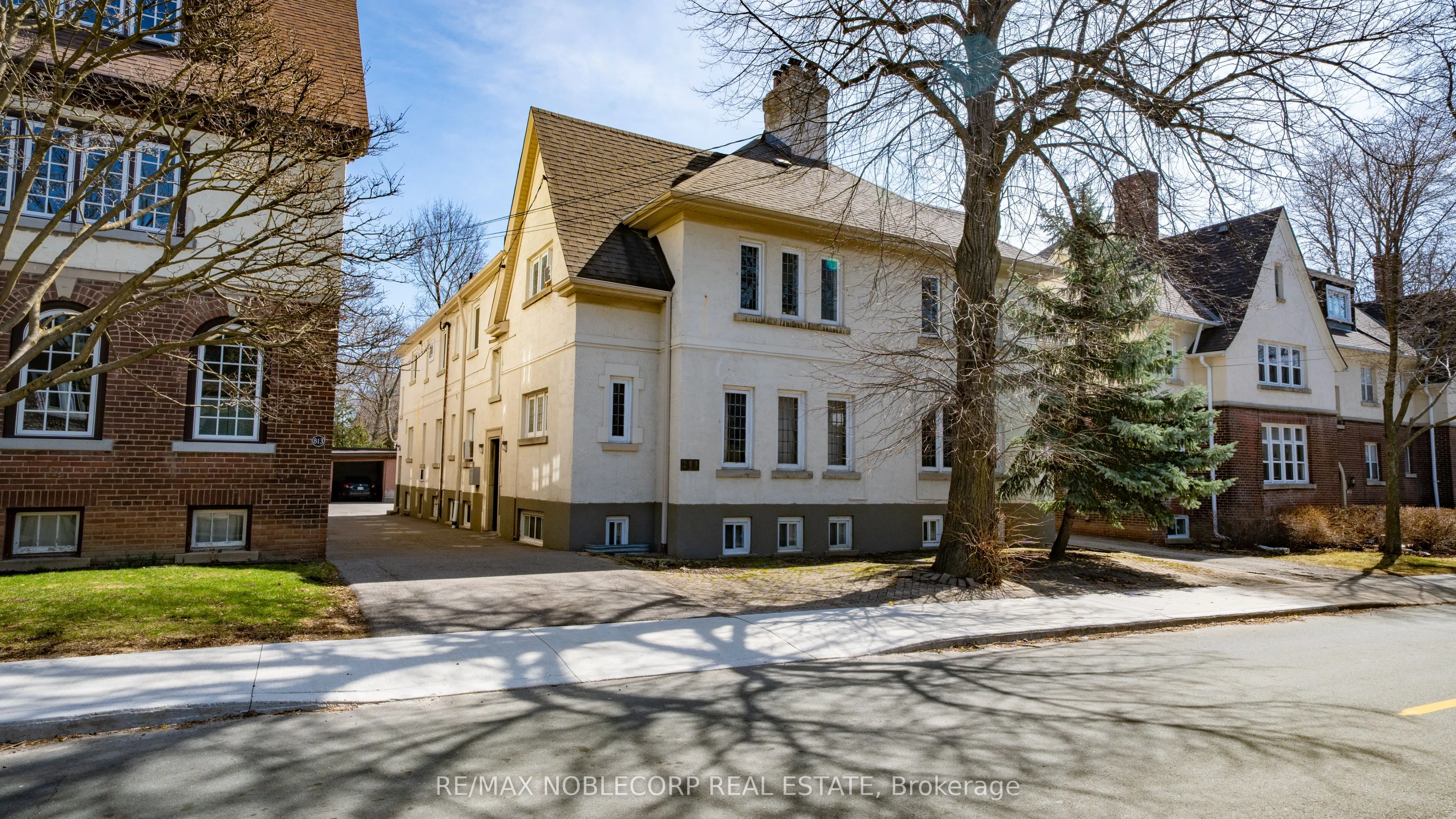 809-811 Duplex Avenue, ON M4R 1W6