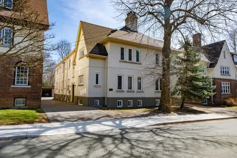 809-811 Duplex Avenue, ON M4R 1W6