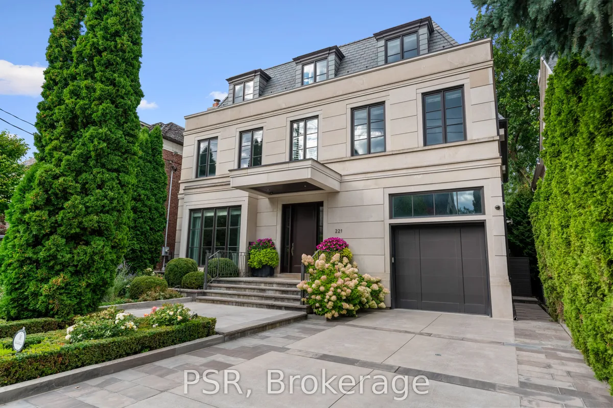 221 Dunvegan Road, ON M5P 2P3