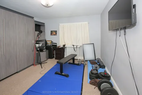 147 Highbourne Road, ON M5P 2J8