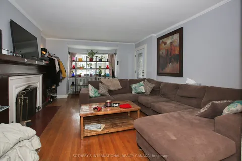 147 Highbourne Road, ON M5P 2J8