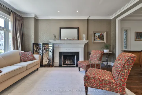 108 Castlewood Drive, ON M5N 2L4