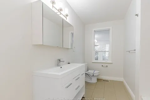 15 York Valley Crescent, ON M2P 1A8